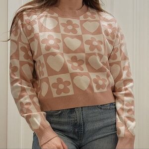 debut Pinkish Tan and White Checkerboard Heart & Flower Crewneck Sweater